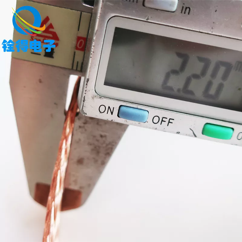 Kaj naredi ploščati bakreni prevodni trak zanesljiv?